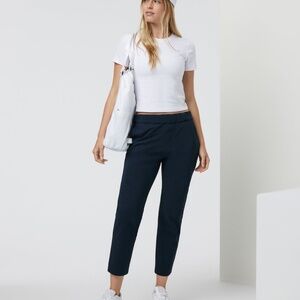 Vuori Miles Ankle Pant in Ink